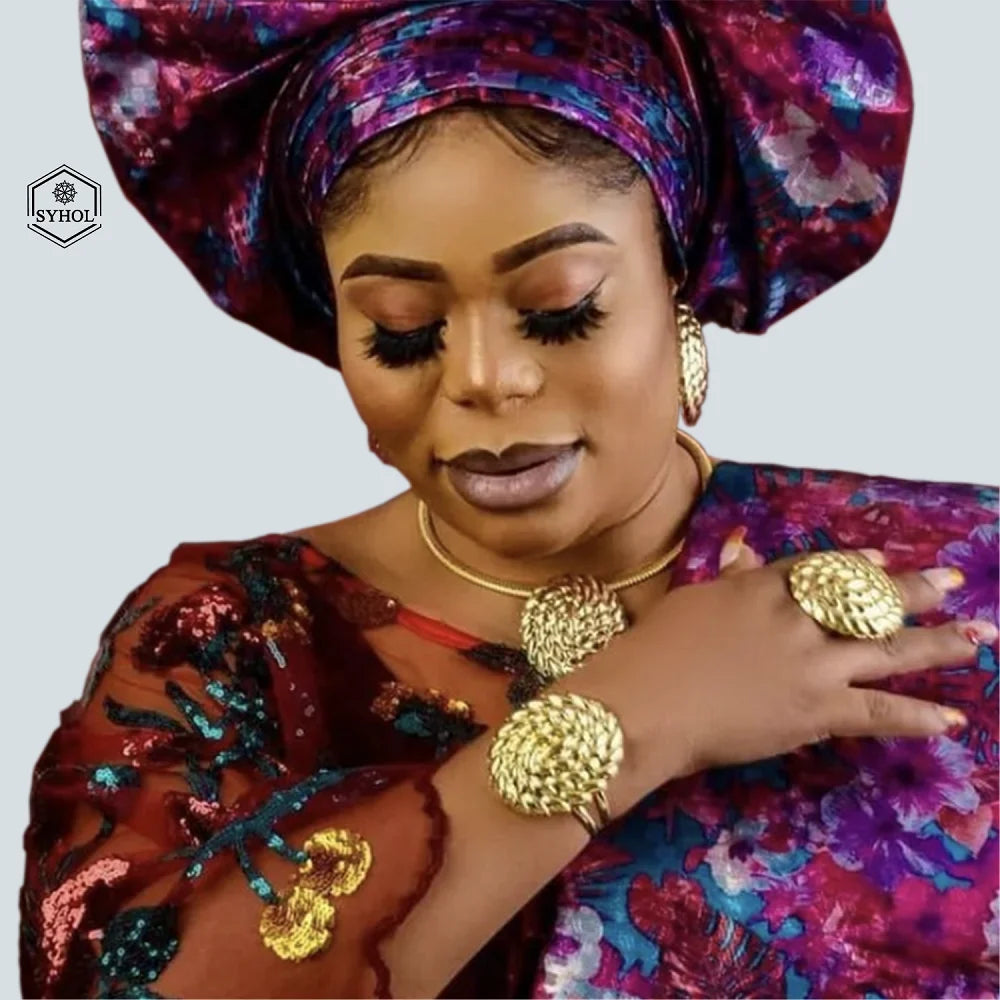 Conjunto de jóias banhado a ouro 18k para mulheres, brincos pingentes, gola redonda, Nigéria Wedding Festival Gift, estilo clássico