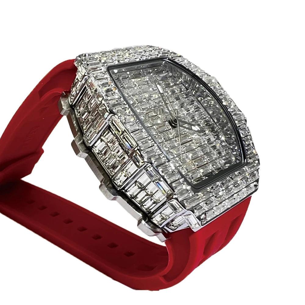 Relógio Cravejado com Pulseira de Borracha