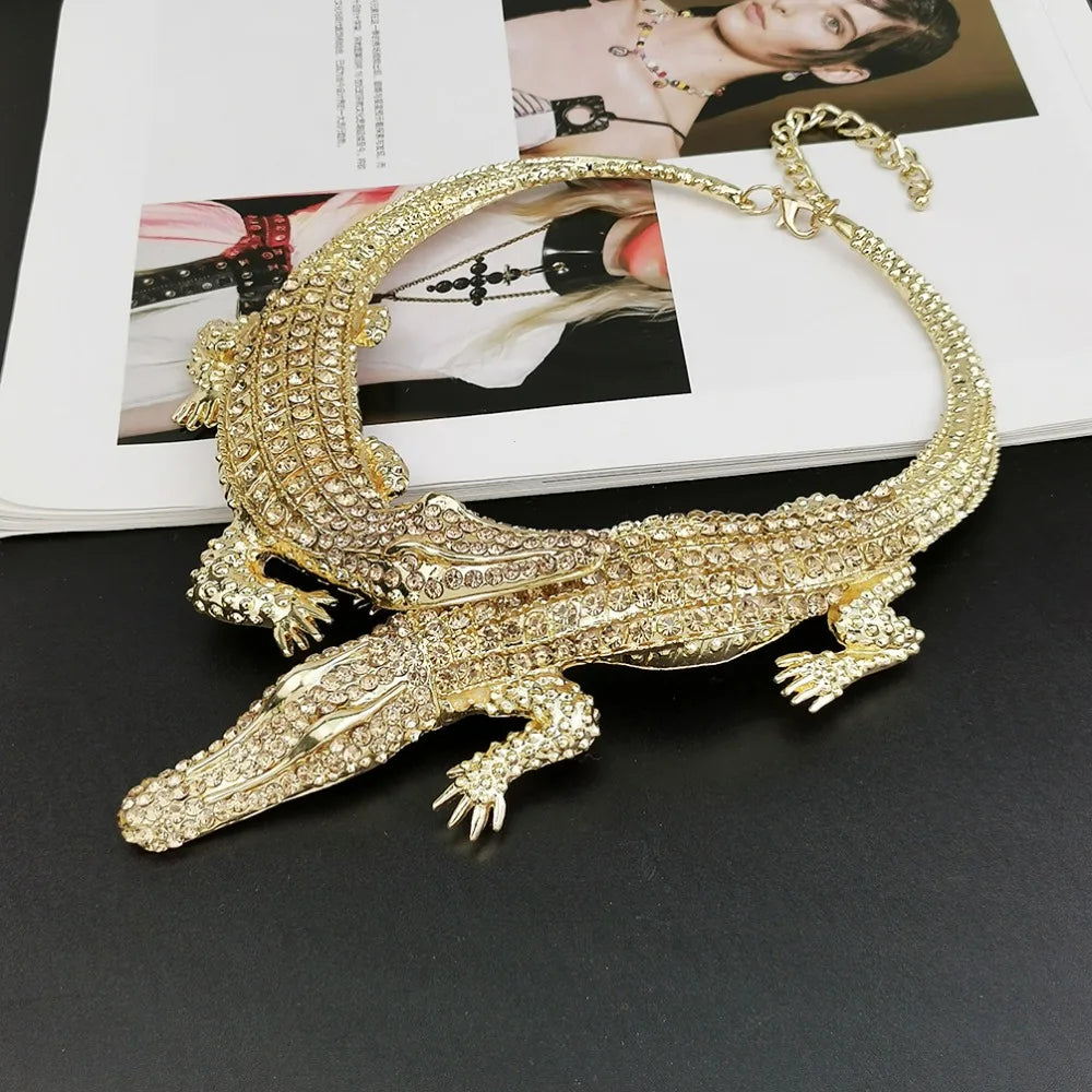 Punk incrustado cheio de strass grande colar de crocodilo para as mulheres instrução liga torque colar cor ouro moda jóias