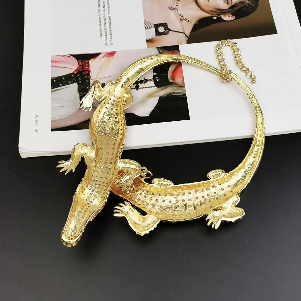 Punk incrustado cheio de strass grande colar de crocodilo para as mulheres instrução liga torque colar cor ouro moda jóias
