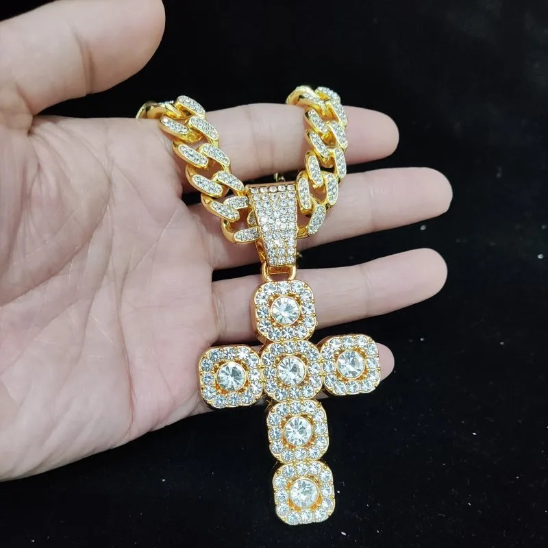 Hip Hop Praça Cruz Colar de Pingente para Homens e Mulheres, 13mm Corrente Cubana, Iced Out Bling Colares, Moda Charme Jóias, Novo